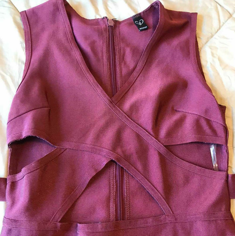 Red Dress - Picture 4 of 4